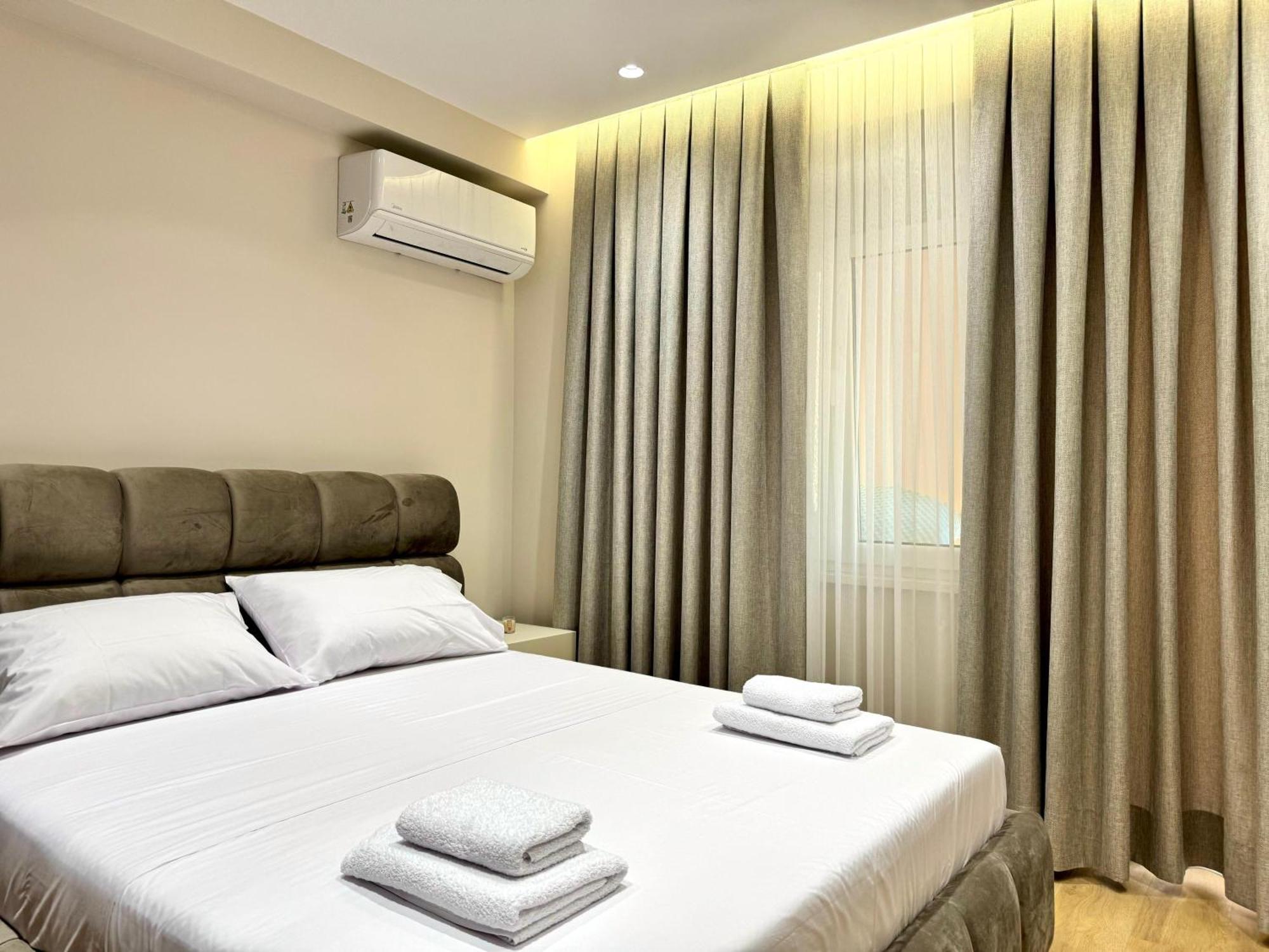 E&R Apartments At Myslym Shyri Tirana Buitenkant foto