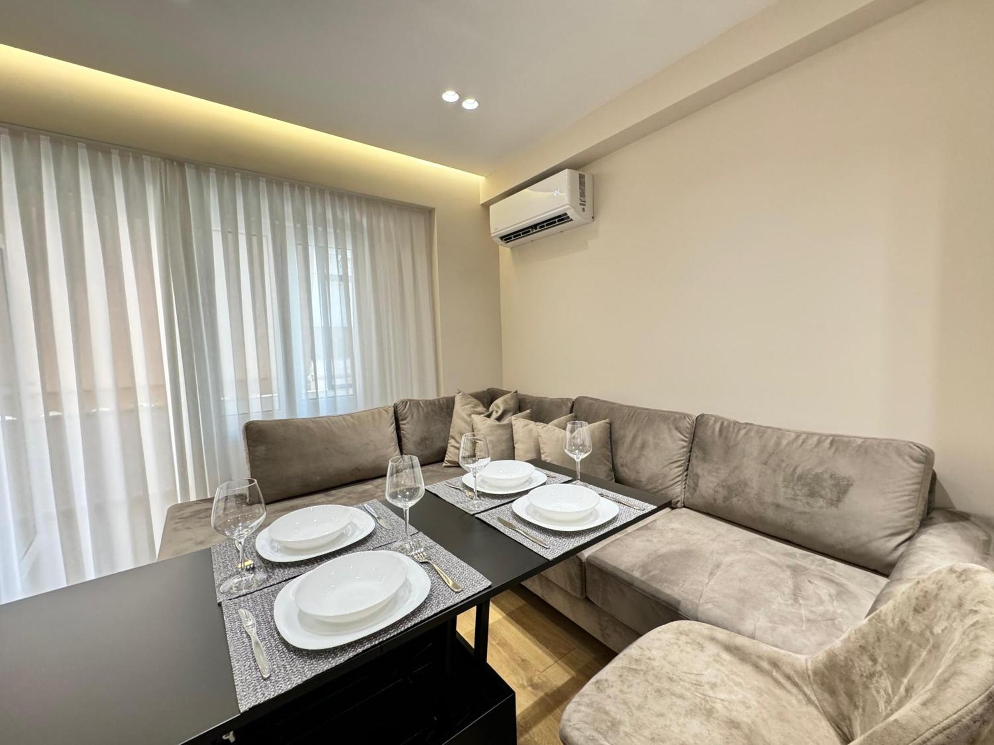 E&R Apartments At Myslym Shyri Tirana Buitenkant foto