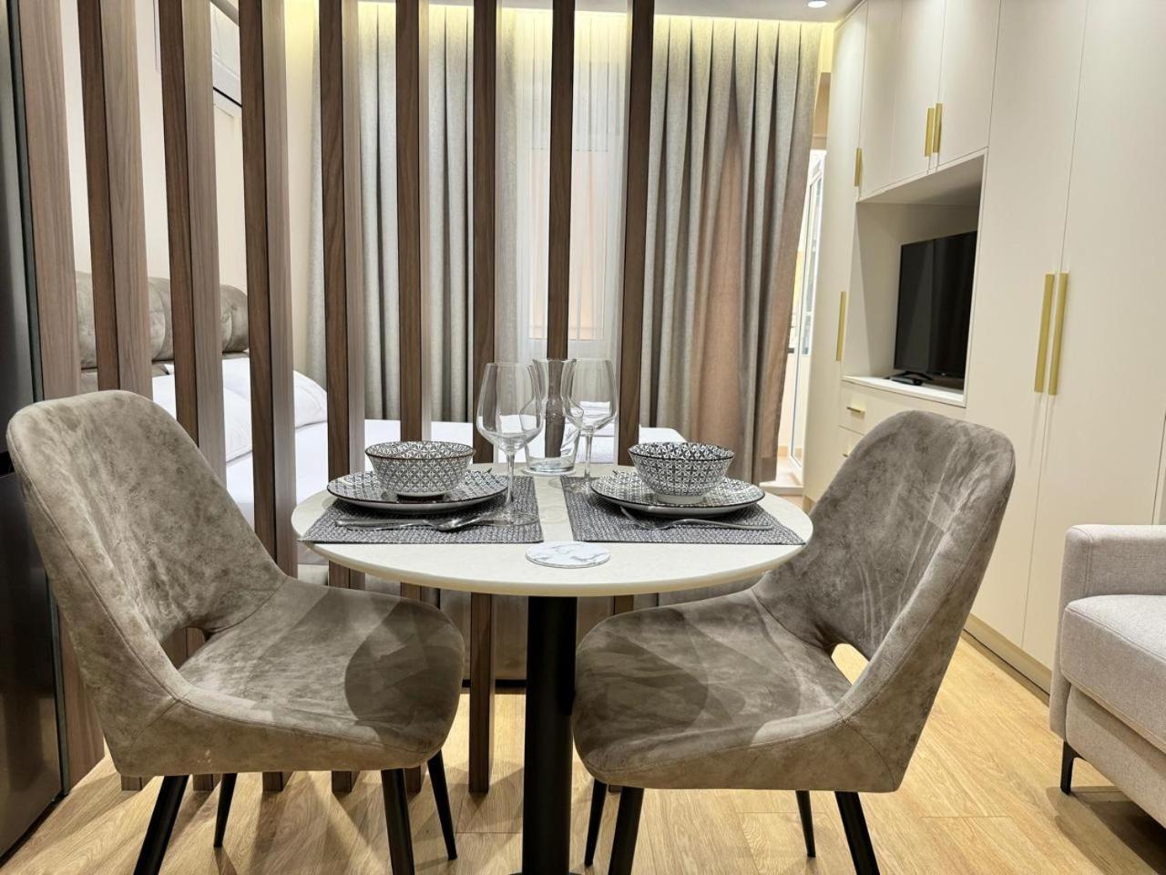E&R Apartments At Myslym Shyri Tirana Buitenkant foto