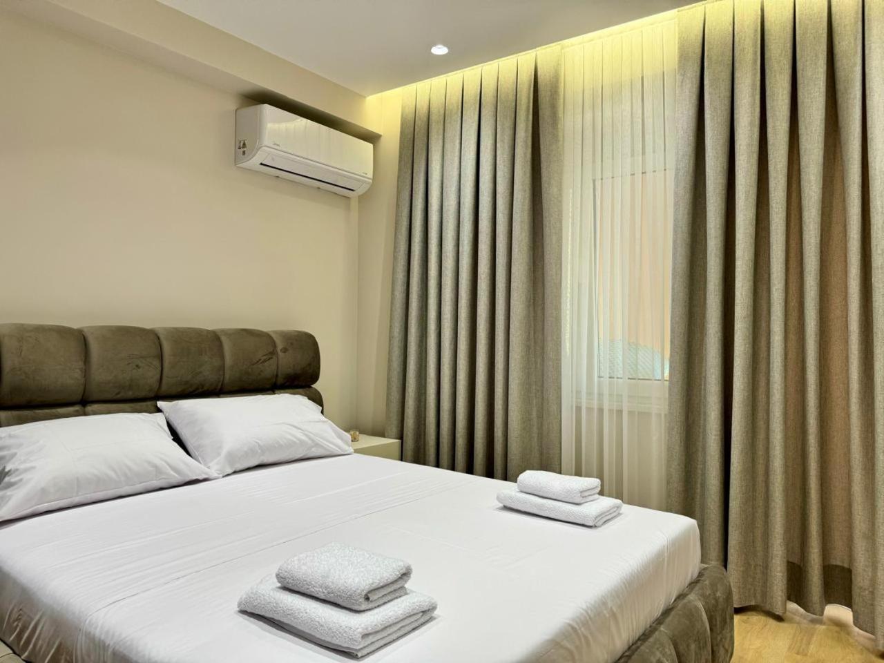 E&R Apartments At Myslym Shyri Tirana Buitenkant foto