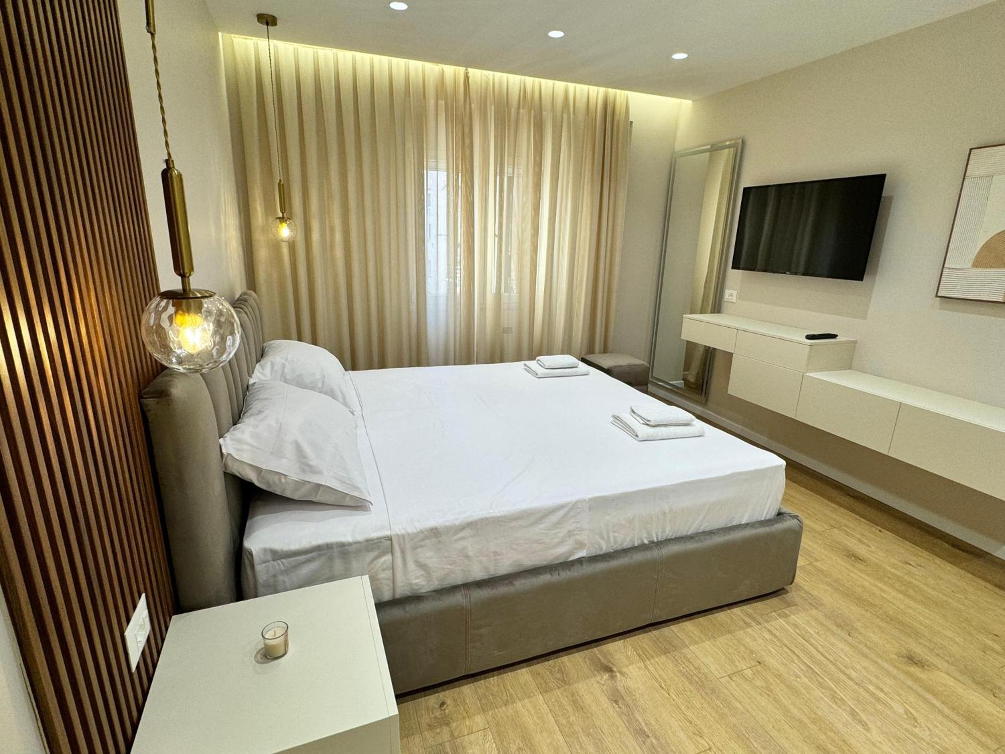 E&R Apartments At Myslym Shyri Tirana Buitenkant foto