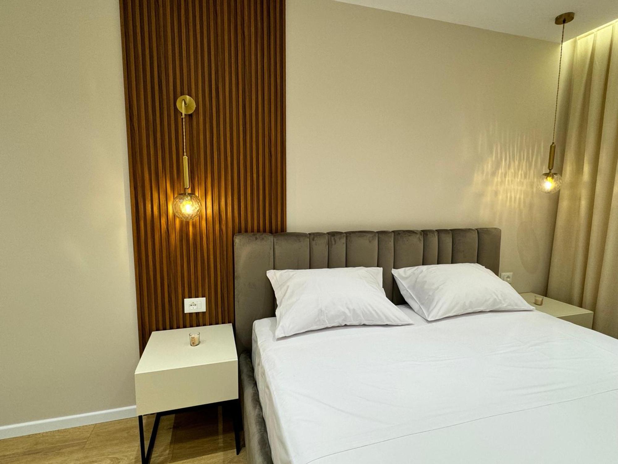 E&R Apartments At Myslym Shyri Tirana Buitenkant foto
